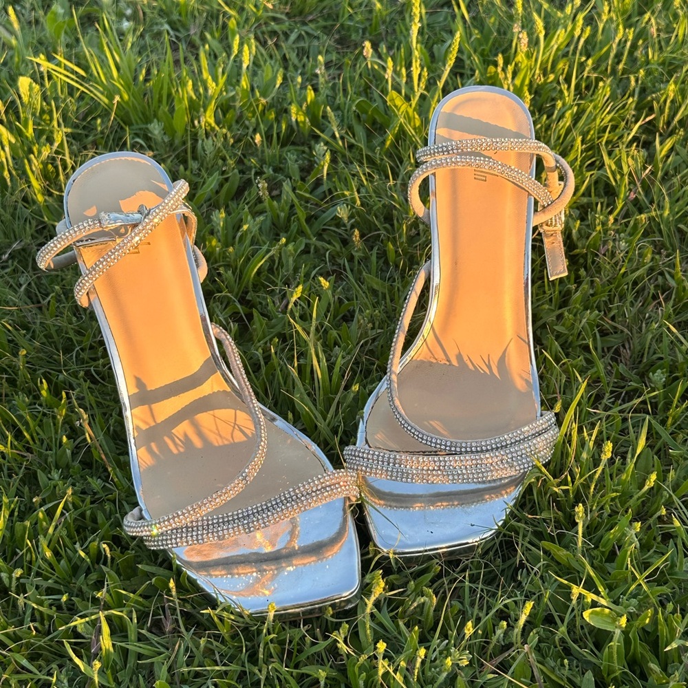 Elegant Silver Strappy Women's Sandals
